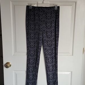 Women's/juniors leggings, medium, black with skulls by Bethany Mota.
